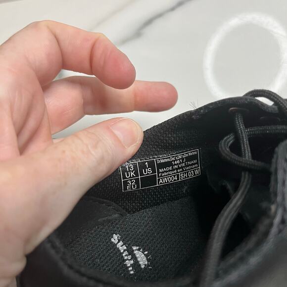 Doc Dr. Martens 1460J Kid's Black Leather Lace Up Punk Combat Ankle Boots Sz 1 - Picture 8 of 8